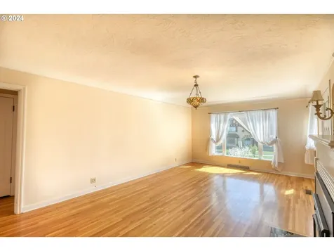 215 NW Despain Avenue Pendleton OR 97801