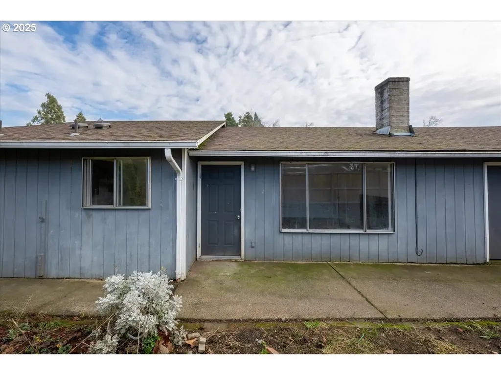 646 W Quinalt Street Springfield OR 97477