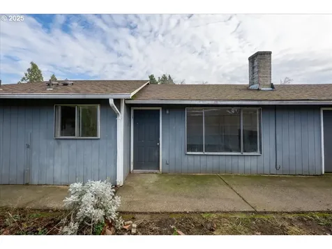 646 W Quinalt Street Springfield OR 97477