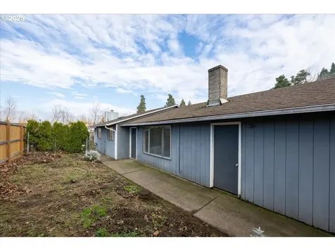 646 W Quinalt Street Springfield OR 97477