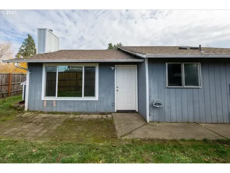646 W Quinalt Street Springfield OR 97477