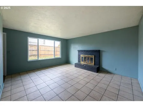 646 W Quinalt Street Springfield OR 97477