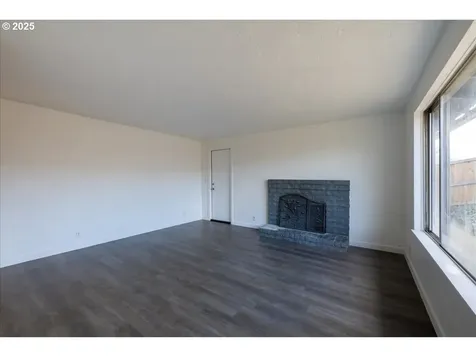 646 W Quinalt Street Springfield OR 97477