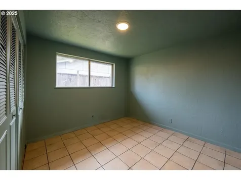 646 W Quinalt Street Springfield OR 97477