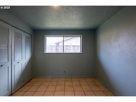 646 W Quinalt Street Springfield OR 97477