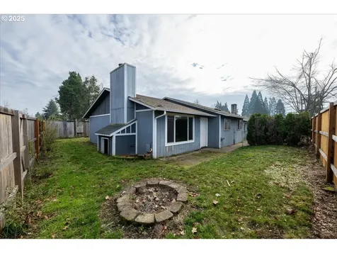 646 W Quinalt Street Springfield OR 97477