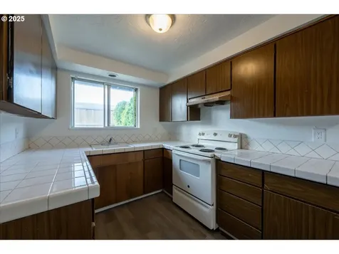 646 W Quinalt Street Springfield OR 97477