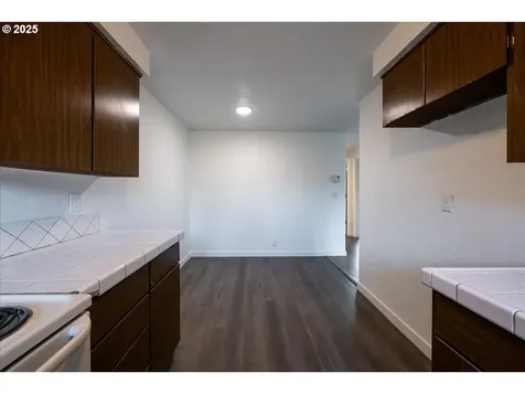 646 W Quinalt Street Springfield OR 97477