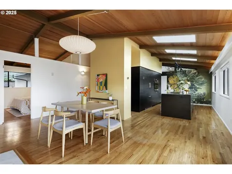 3747 SW Chehalem Avenue Portland OR 97239