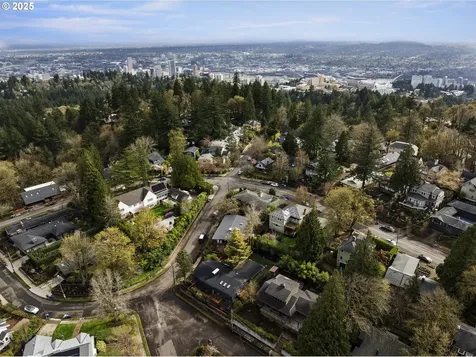 3747 SW Chehalem Avenue Portland OR 97239