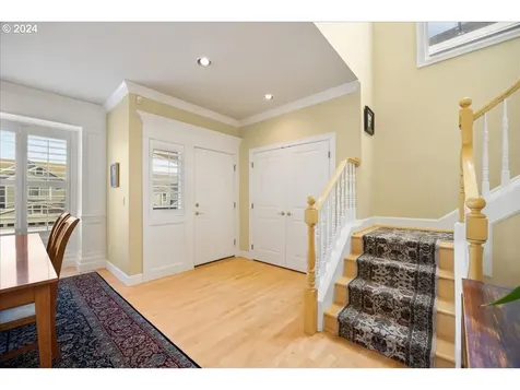 4735 Amherst Court Lake Oswego OR 97035