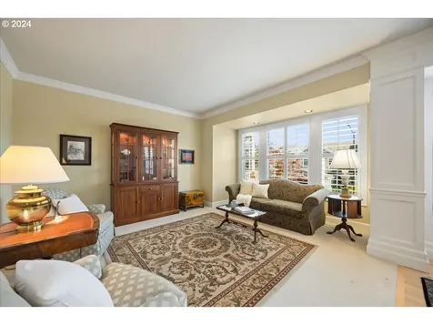 4735 Amherst Court Lake Oswego OR 97035