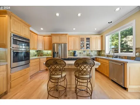 4735 Amherst Court Lake Oswego OR 97035