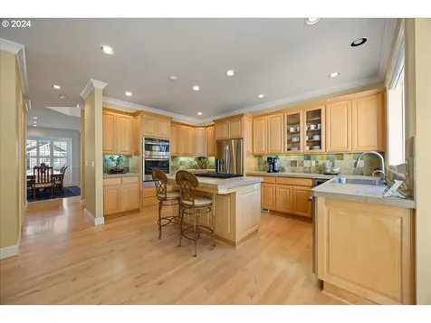 4735 Amherst Court Lake Oswego OR 97035