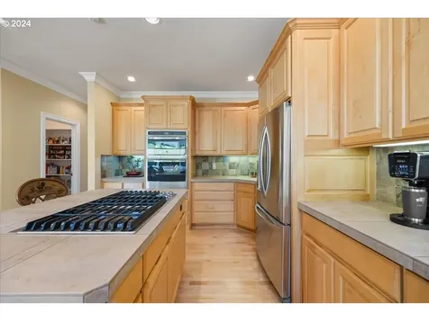 4735 Amherst Court Lake Oswego OR 97035