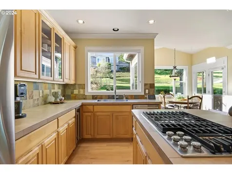 4735 Amherst Court Lake Oswego OR 97035