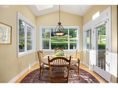 4735 Amherst Court Lake Oswego OR 97035