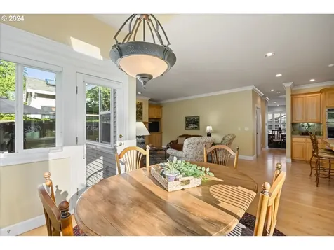 4735 Amherst Court Lake Oswego OR 97035