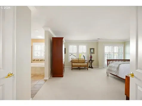 4735 Amherst Court Lake Oswego OR 97035