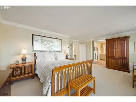 4735 Amherst Court Lake Oswego OR 97035