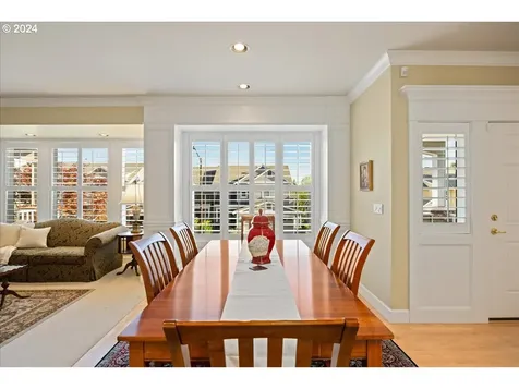 4735 Amherst Court Lake Oswego OR 97035