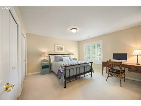 4735 Amherst Court Lake Oswego OR 97035