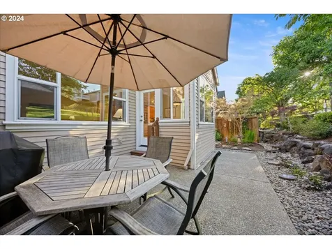 4735 Amherst Court Lake Oswego OR 97035