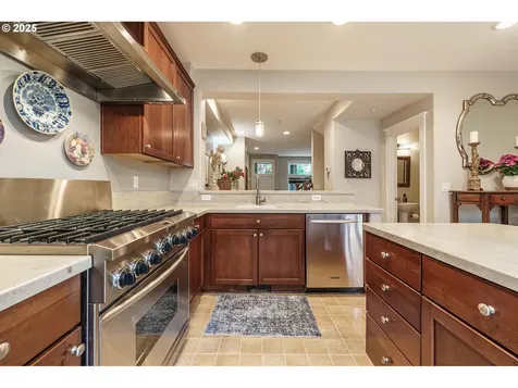 8867 SE 13th Avenue Portland OR 97202