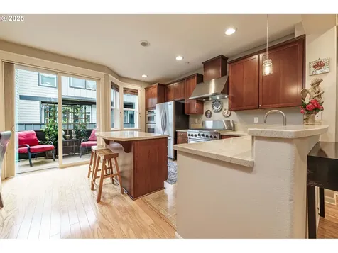 8867 SE 13th Avenue Portland OR 97202