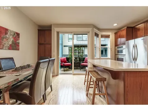 8867 SE 13th Avenue Portland OR 97202