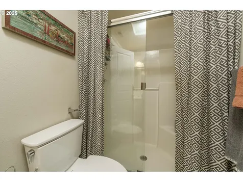 8867 SE 13th Avenue Portland OR 97202
