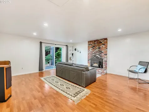 343 Cumberland Street Astoria OR 97103