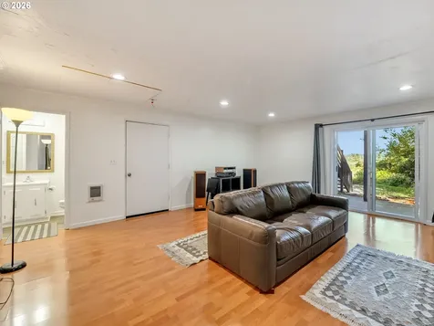 343 Cumberland Street Astoria OR 97103