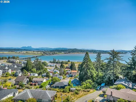 343 Cumberland Street Astoria OR 97103