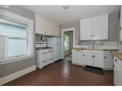 8450 SW 37th Avenue Portland OR 97219