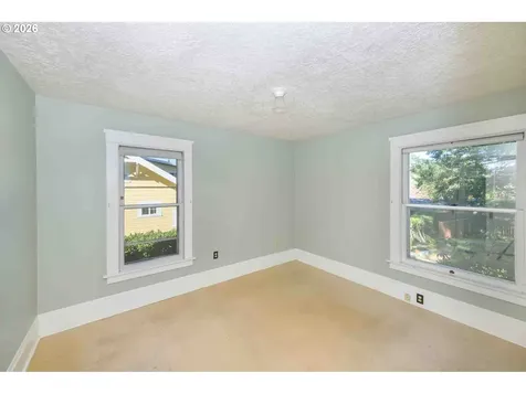 8450 SW 37th Avenue Portland OR 97219
