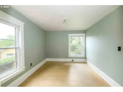 8450 SW 37th Avenue Portland OR 97219
