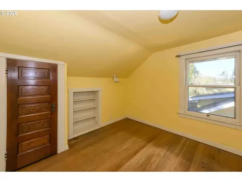 8450 SW 37th Avenue Portland OR 97219