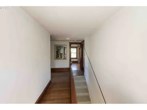 8450 SW 37th Avenue Portland OR 97219