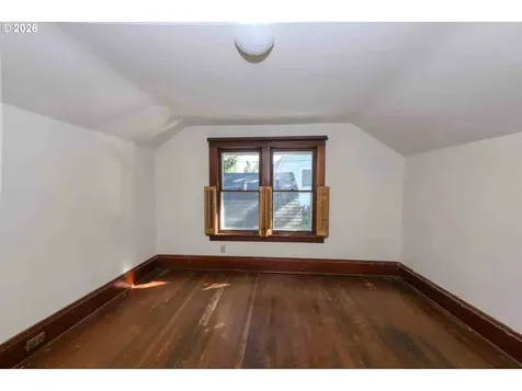8450 SW 37th Avenue Portland OR 97219