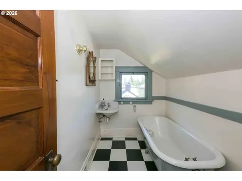 8450 SW 37th Avenue Portland OR 97219