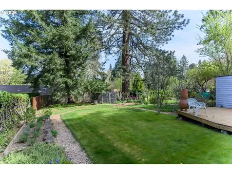8450 SW 37th Avenue Portland OR 97219
