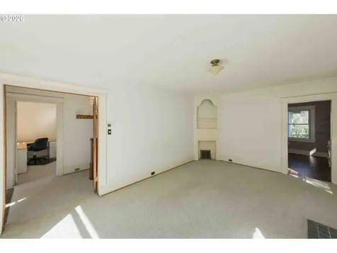 8450 SW 37th Avenue Portland OR 97219