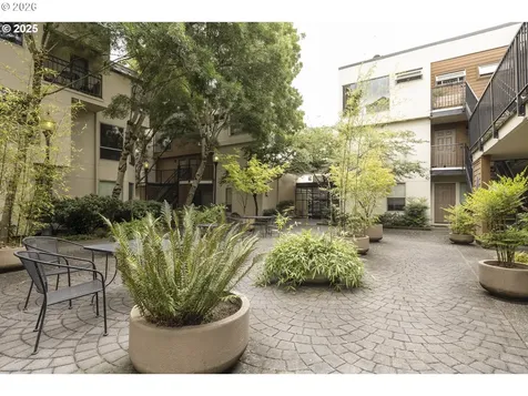 1535 SW Clay Street Portland OR 97201