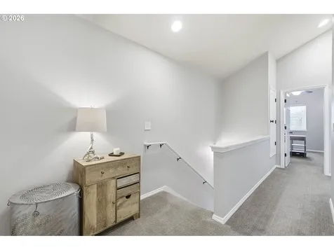 20275 Hoodview Avenue West Linn OR 97068