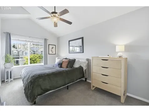 20275 Hoodview Avenue West Linn OR 97068