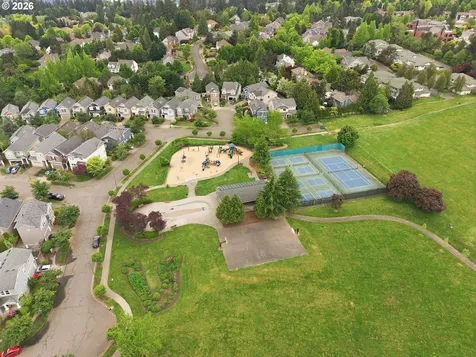 20275 Hoodview Avenue West Linn OR 97068