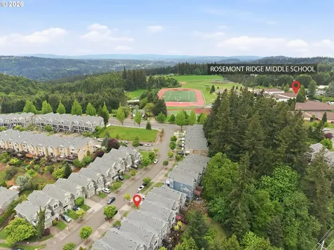 20275 Hoodview Avenue West Linn OR 97068
