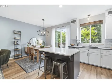 20275 Hoodview Avenue West Linn OR 97068