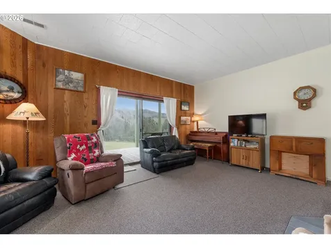 20480 Hwy 395 N Mount Vernon OR 97865